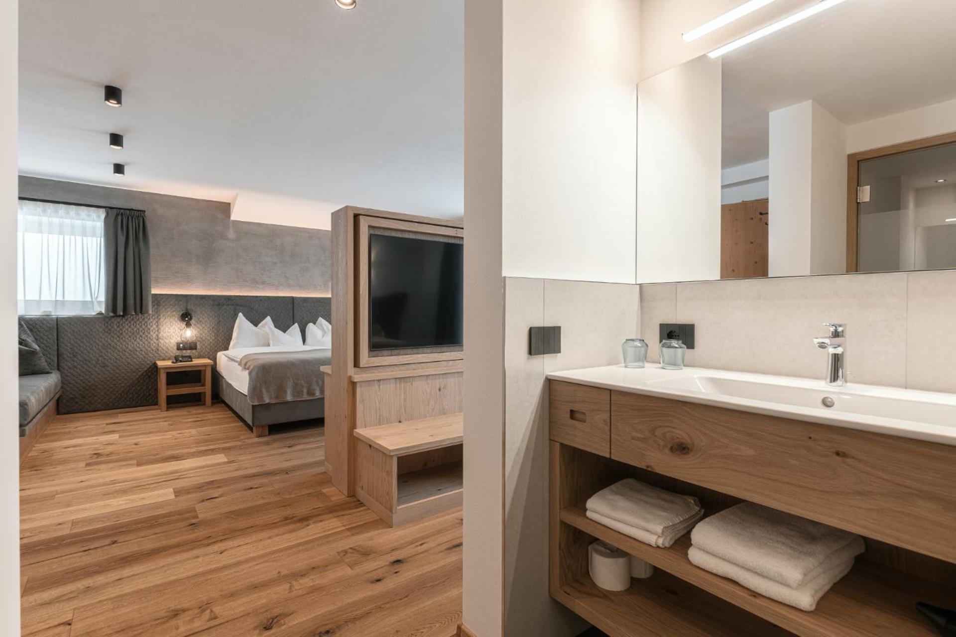 Hotel Niblea Dolomites Ortisei Ngoại thất bức ảnh